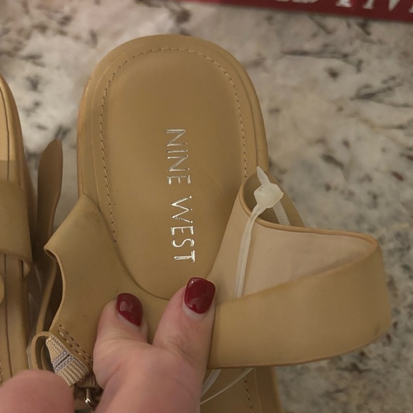 Nine West Womens Openit Platform Sandal New Without Tags - Picture 3 of 6